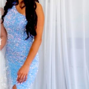 Portia & Scarlett Evening gown one shoulder perfect for PROM Season!